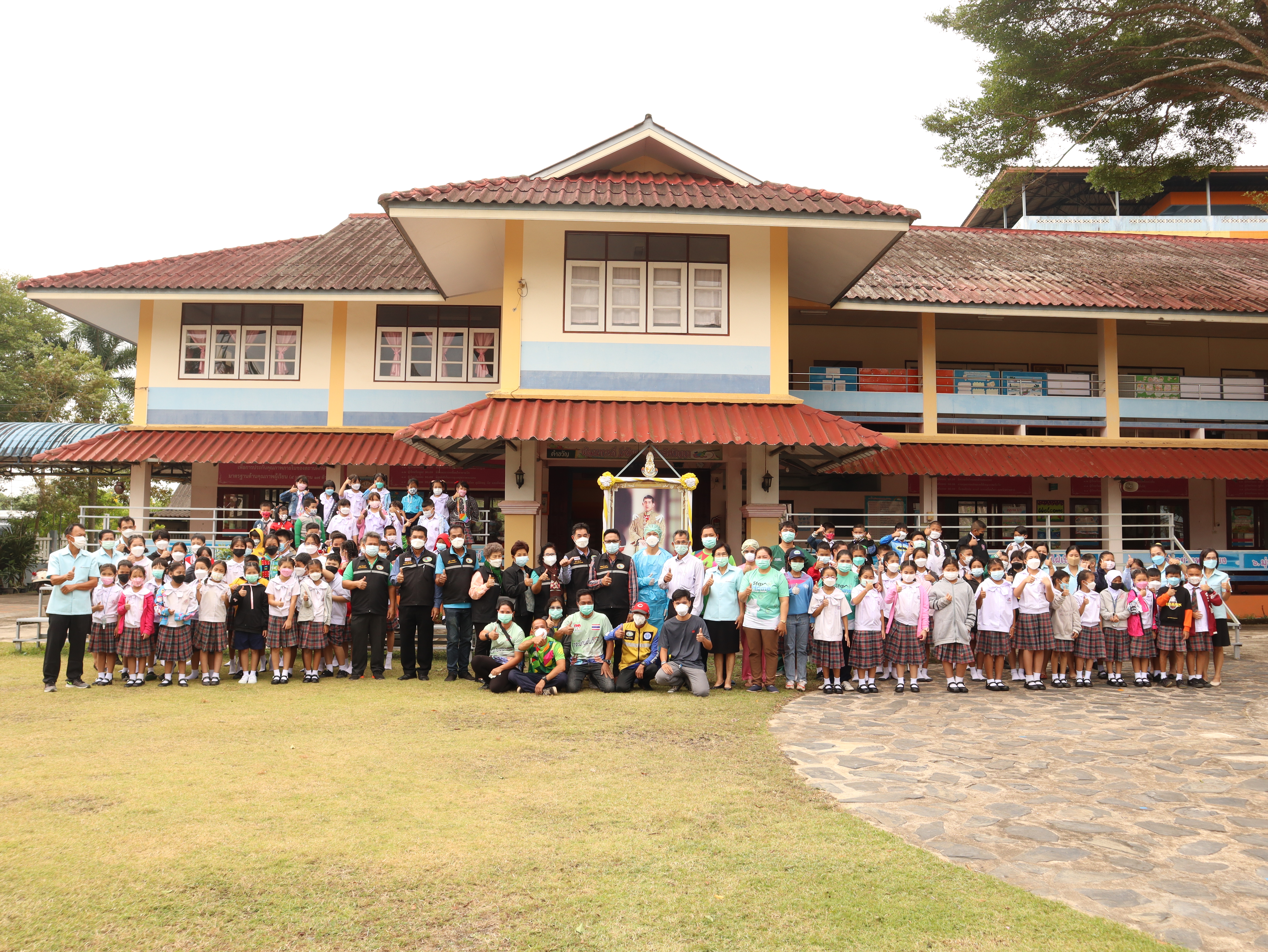 ตรวจ ATK โรงเรียนในตำบลหนองเสม็ด