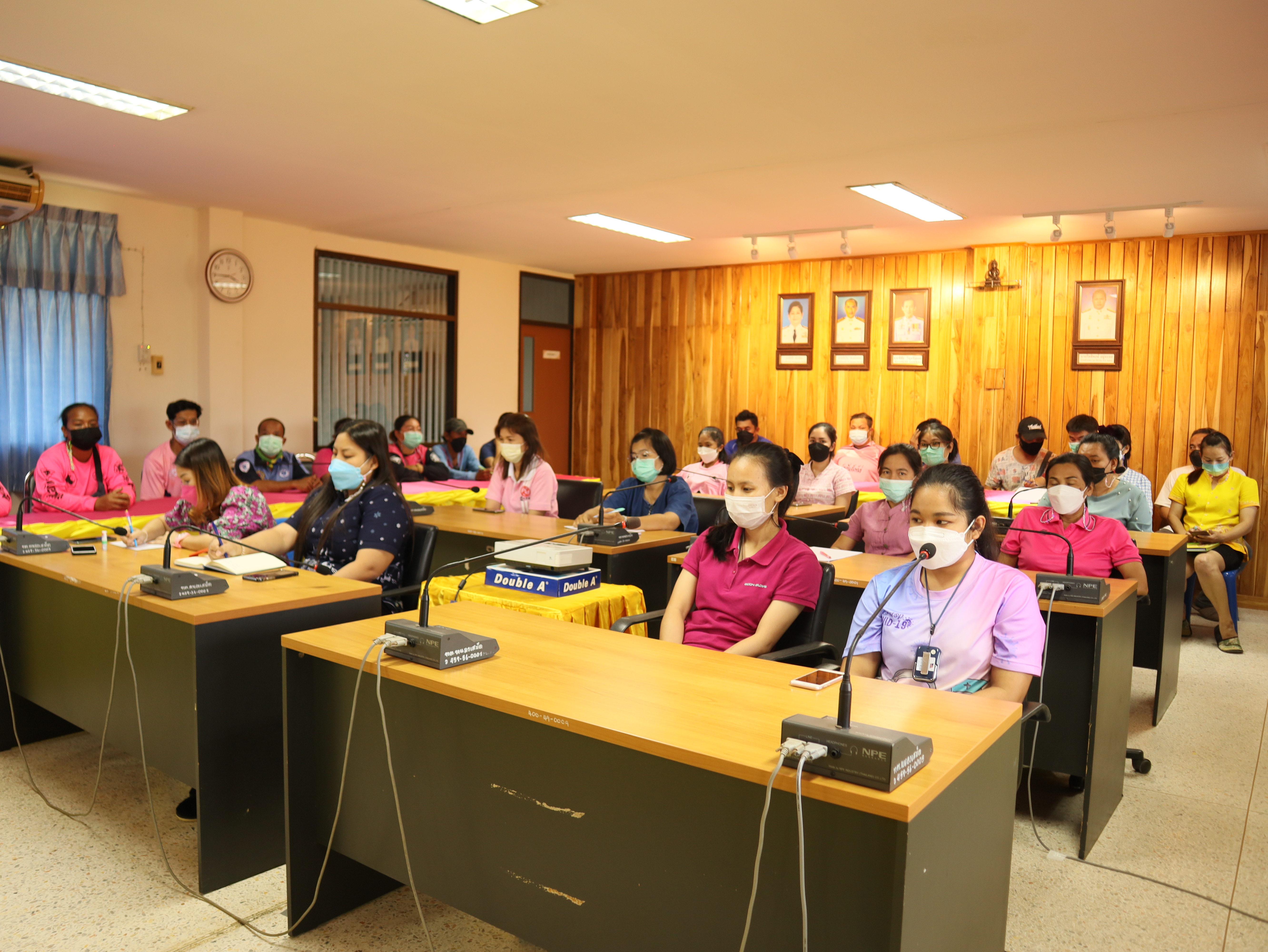 ผู้บริหารฯ ประชุมมอบนโยบายให้พนักงานเทศบาลตำบลหนองเสม็ด